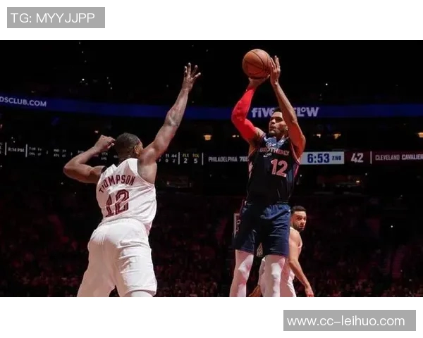 恩比德赛季首扣篮展现强势状态76人若健康将成为东部季后赛黑马