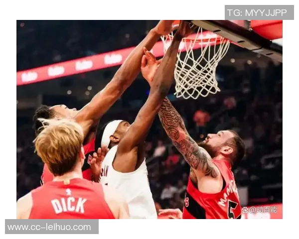 猛龙半场领先骑士13分巴恩斯表现出色米切尔状态低迷仅得8分 猛龙半场领先骑士13分巴恩斯表现出色米切尔状态低迷仅得8分