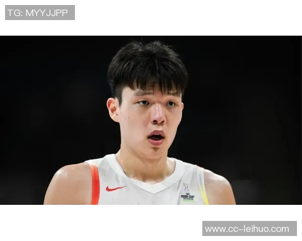 杨瀚森顺利通过脑震荡检查开拓者队士气恢复无碍继续征战